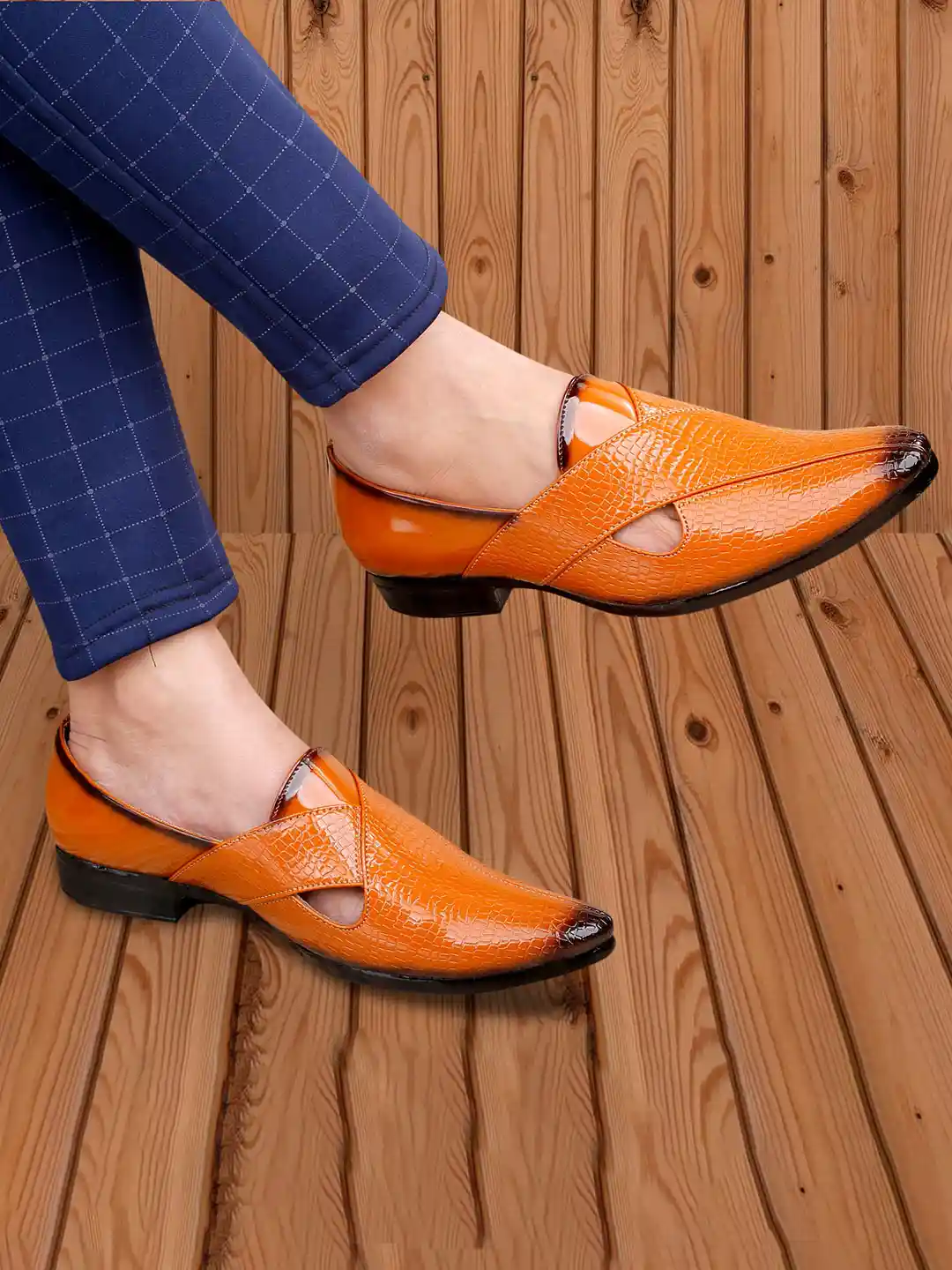 KRAASA Men Textured Lightweight Loafers