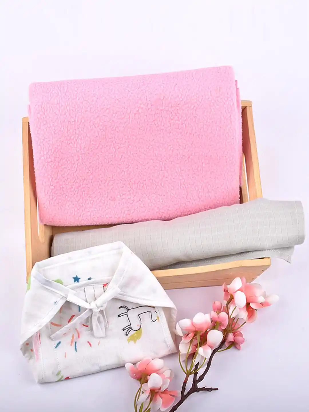 Moms Home Unisex Kids Set Of Organic Cotton Square Nappy Muslin Nappy  Dry Sheet Combo