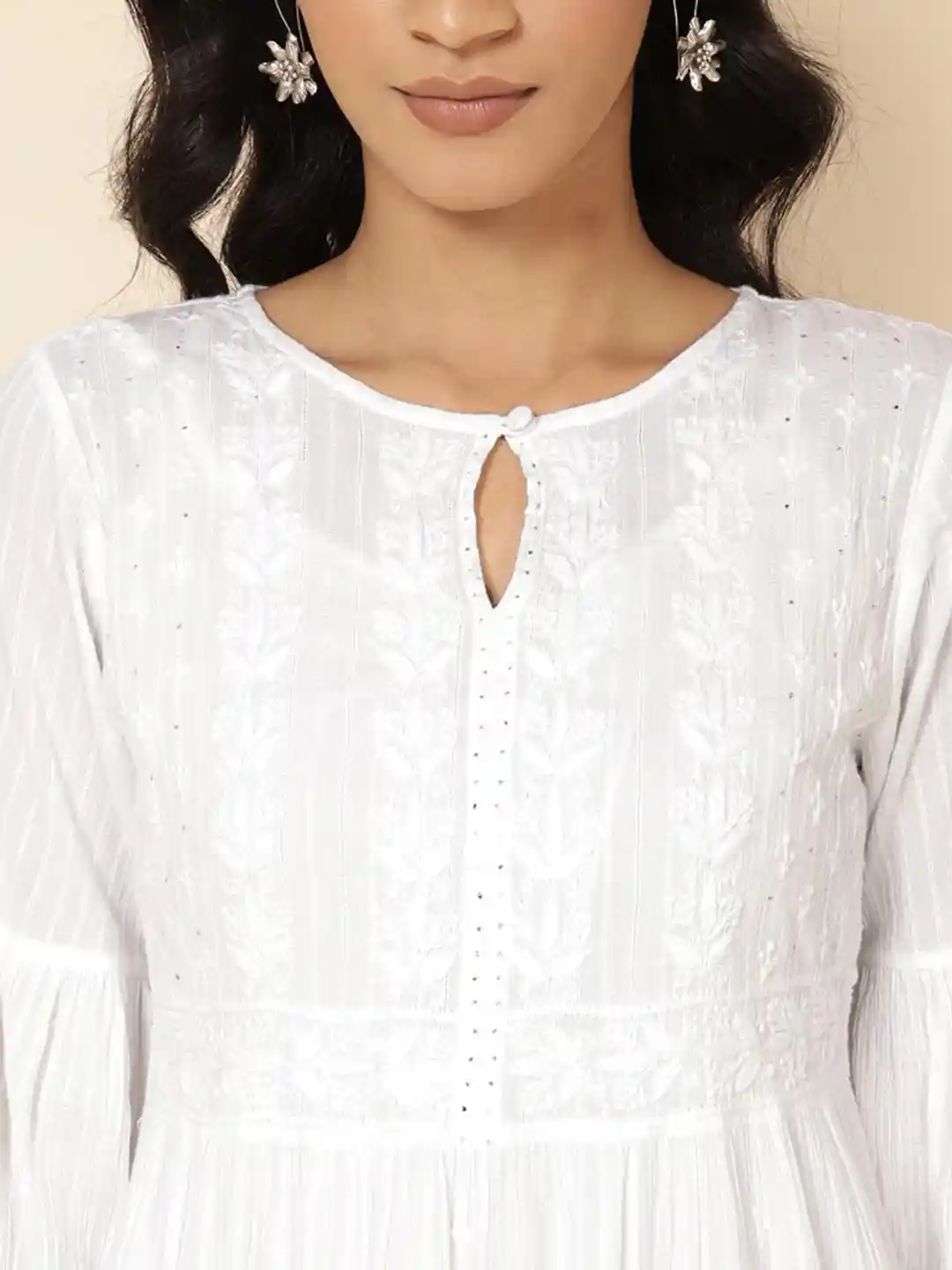 Bibiy AVELINE RIBBON TOP Fサイズ　WHITE TOPS｜Bibiy.