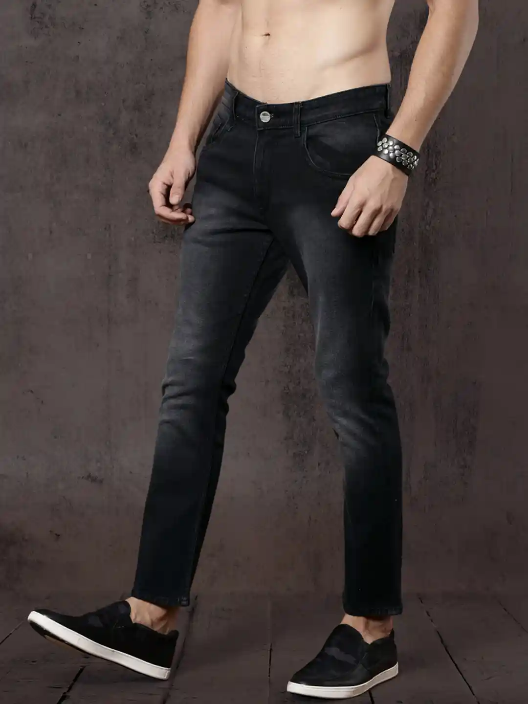 Buy Roadster Men Black Skinny Fit Mid-Rise Clean Look Stretchable - Main Image