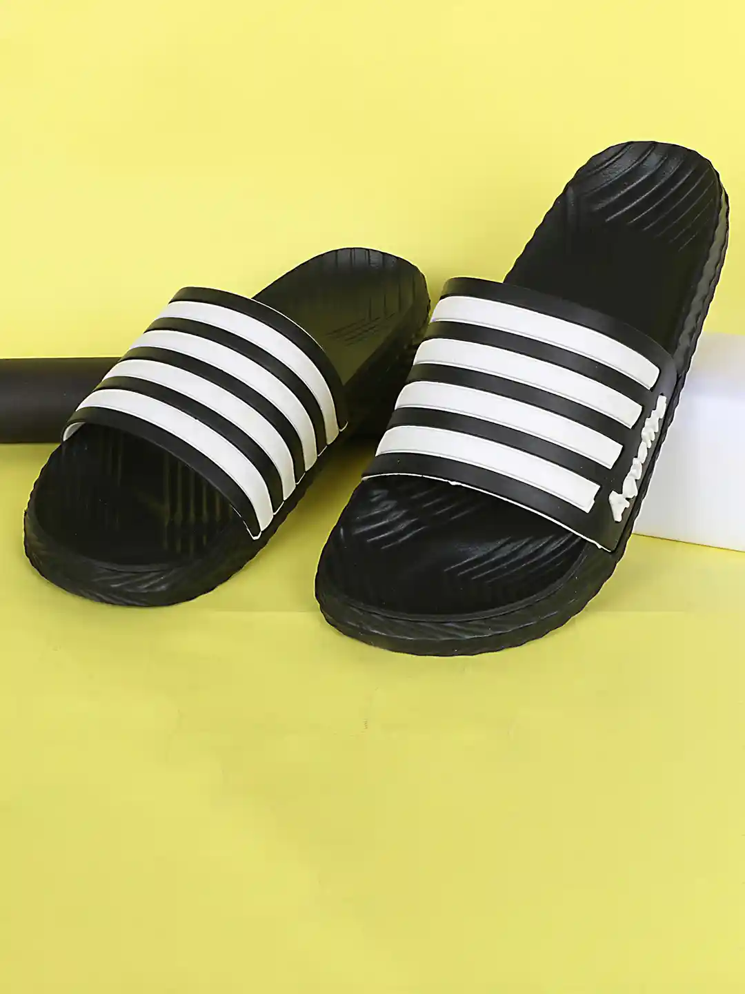 Shoes Aqualite Slipper Aqualite Men Rubber Slipper At ₹ 120/pair