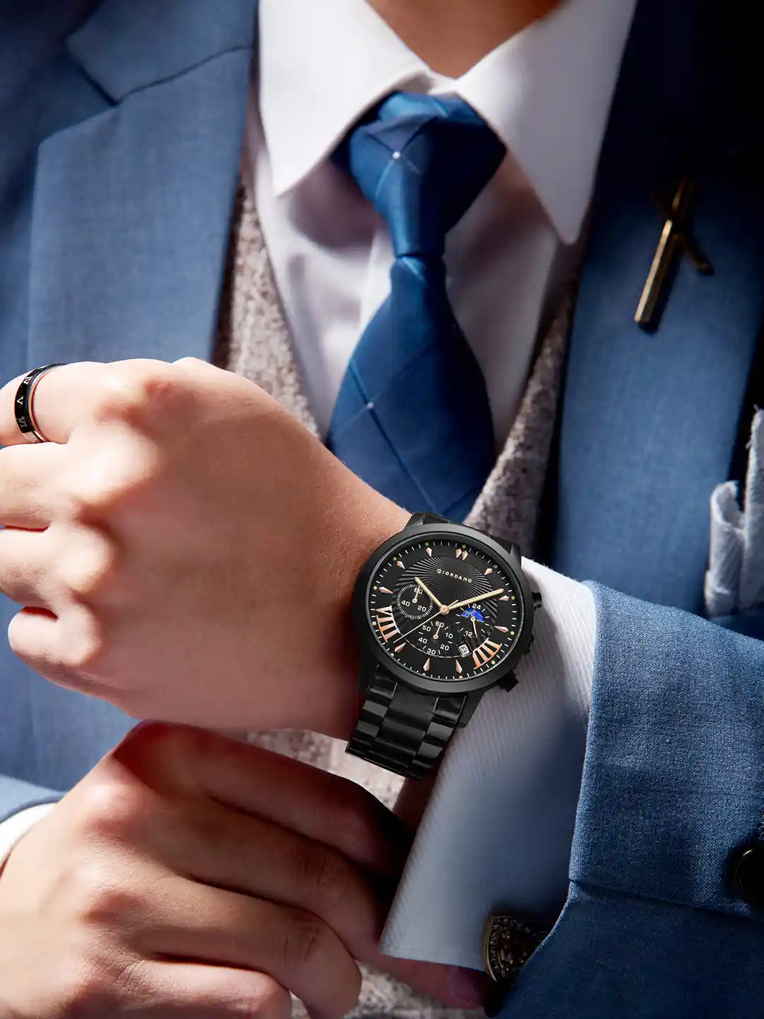 Buy GIORDANO Men Embellished Dial Bracelet Style Straps Analogue