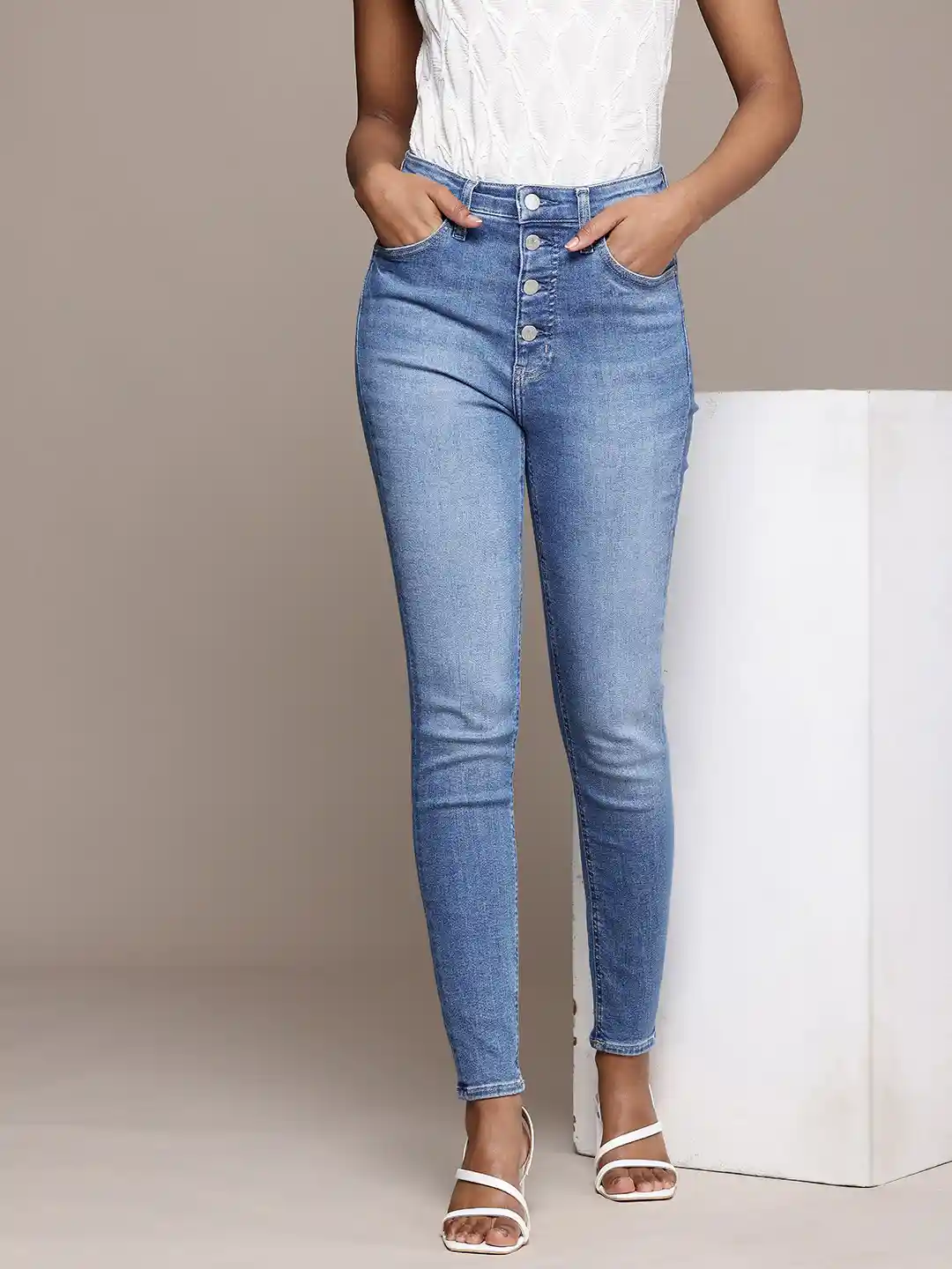 Calvin Klein Jeans Women Super Skinny Ankle Fit High-Rise Stretchable Jeans