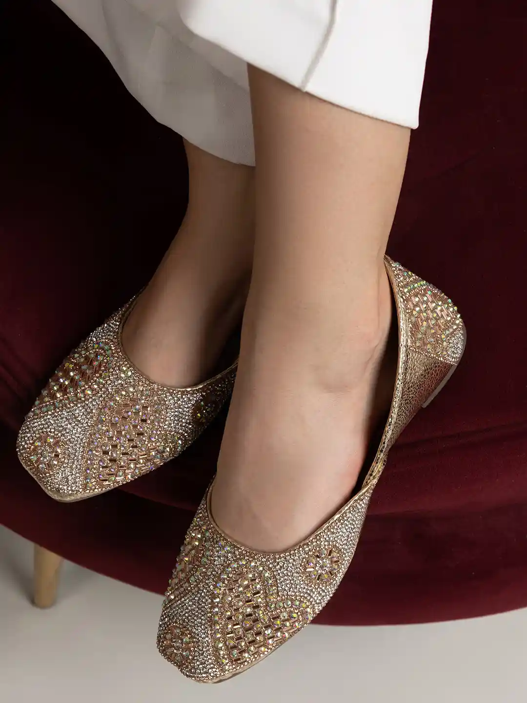 Buy Shezone Embellished Ethnic Mojaris Flats for Women 23733554