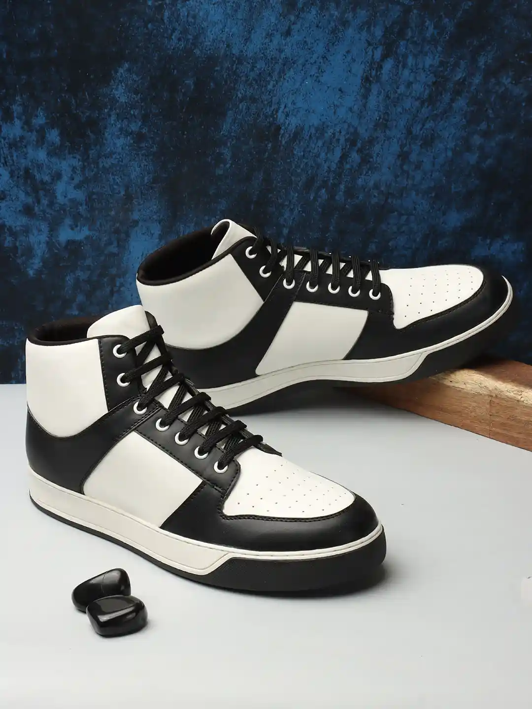 Buy Carlton London sports Men Mid Top Colourblocked Lightweight