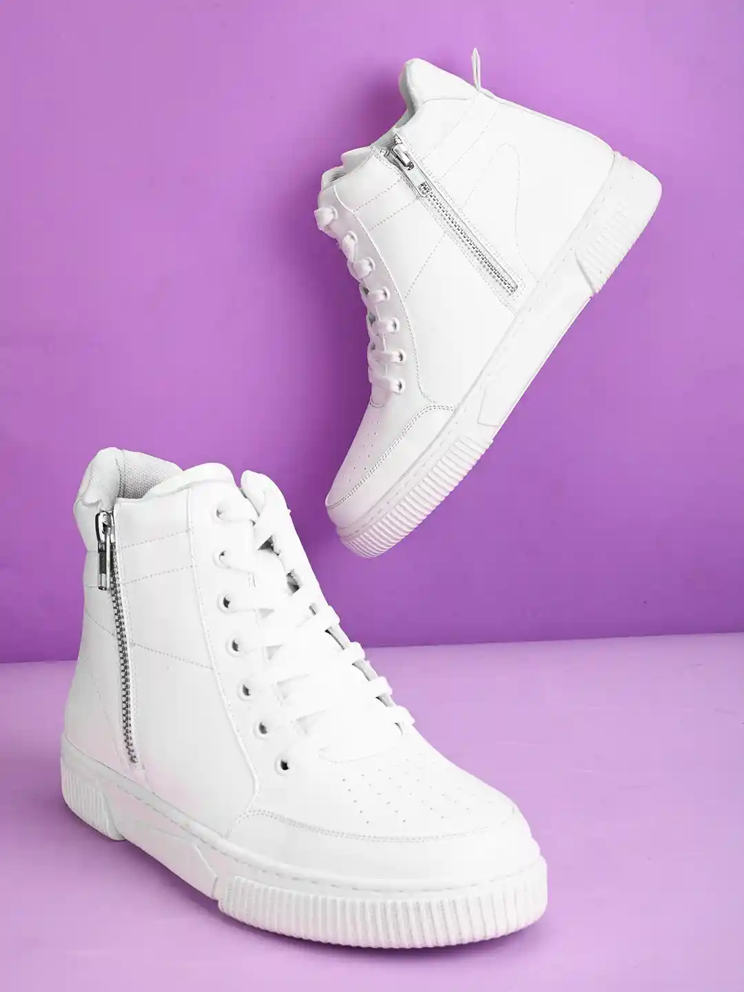 The Roadster Lifestyle Women White Lightweight Mid-Top Sneakers