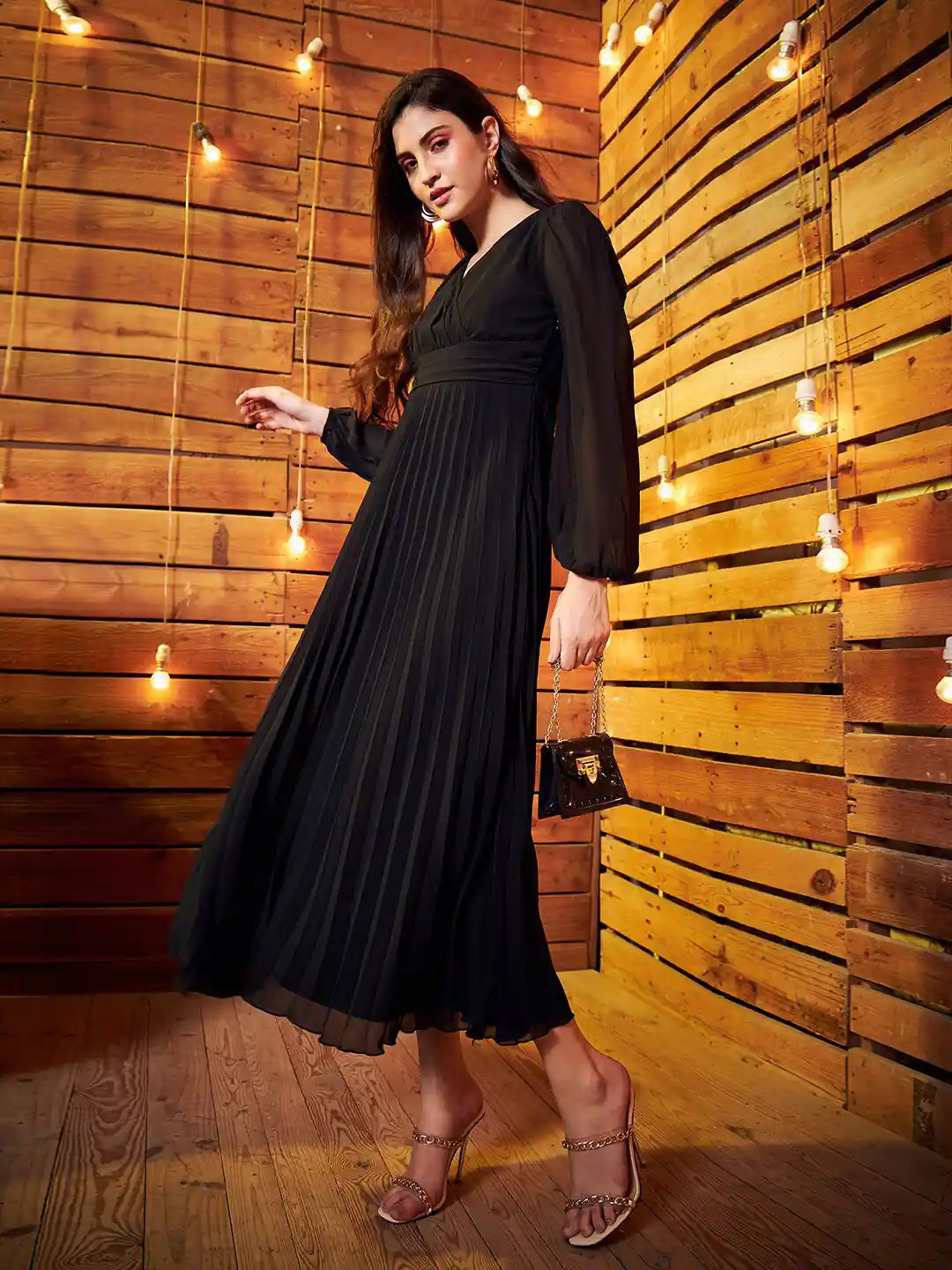 Buy Berrylush Black V-Neck Puff Sleeves Accordion Pleats Empire