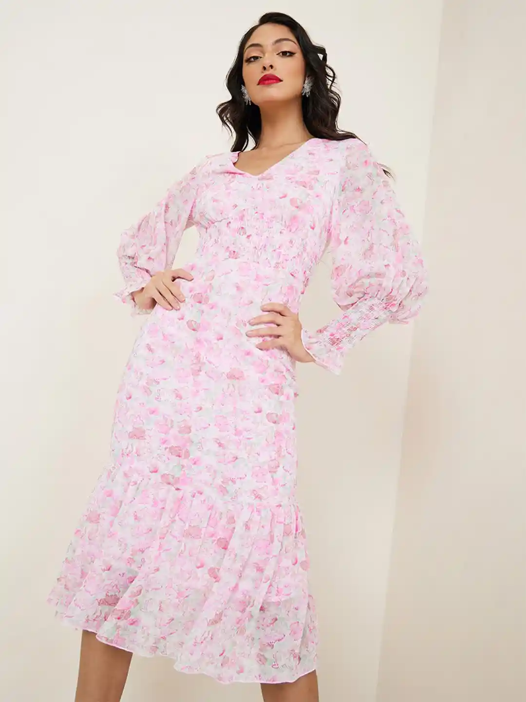 Styli Pink Floral Printed V-Neck Puff Sleeves Smocking Tiered Bodycon Midi  Dress
