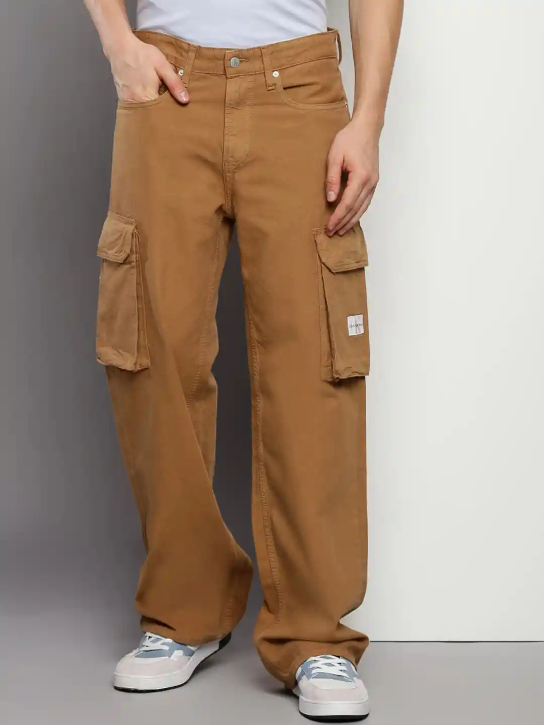 Buy Calvin Klein Jeans Men Mid-Rise Loose Fit Pure Cotton Cargo