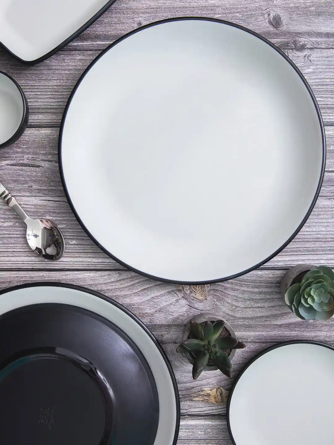 Buy Servewell Black White Pieces Melamine Glossy Plates