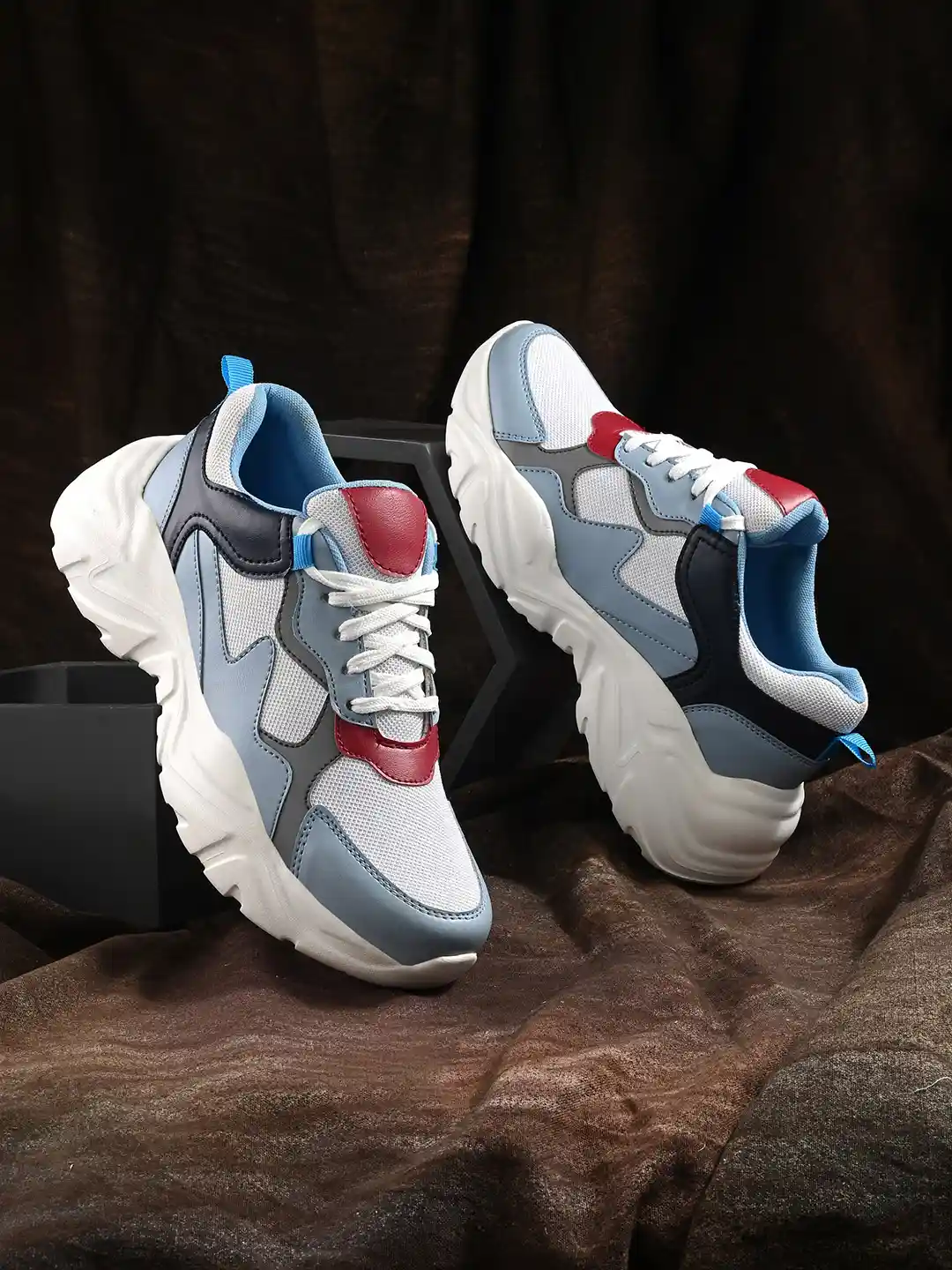 Buy The Roadster Lifestyle Men White Blue Colourblocked