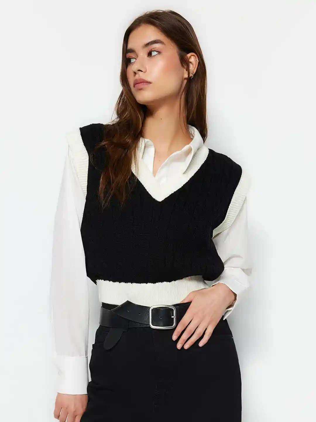 Trendyol Self Design V-Neck Sleeveless Cable Knit Crop Acrylic Sweater Vest