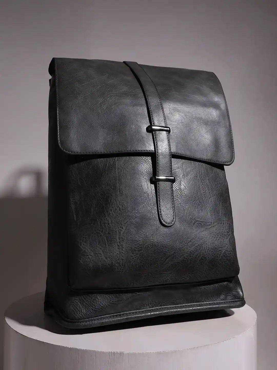 French Accent Men The City Explorer Textured Leather Laptop Backpack Up  to 18 inch