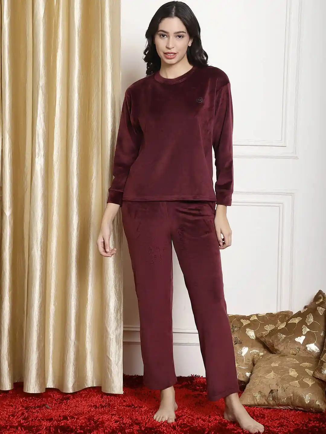 Buy Aerowarm Round Neck Long Sleeves Velvet T-shirt With Pyjamas