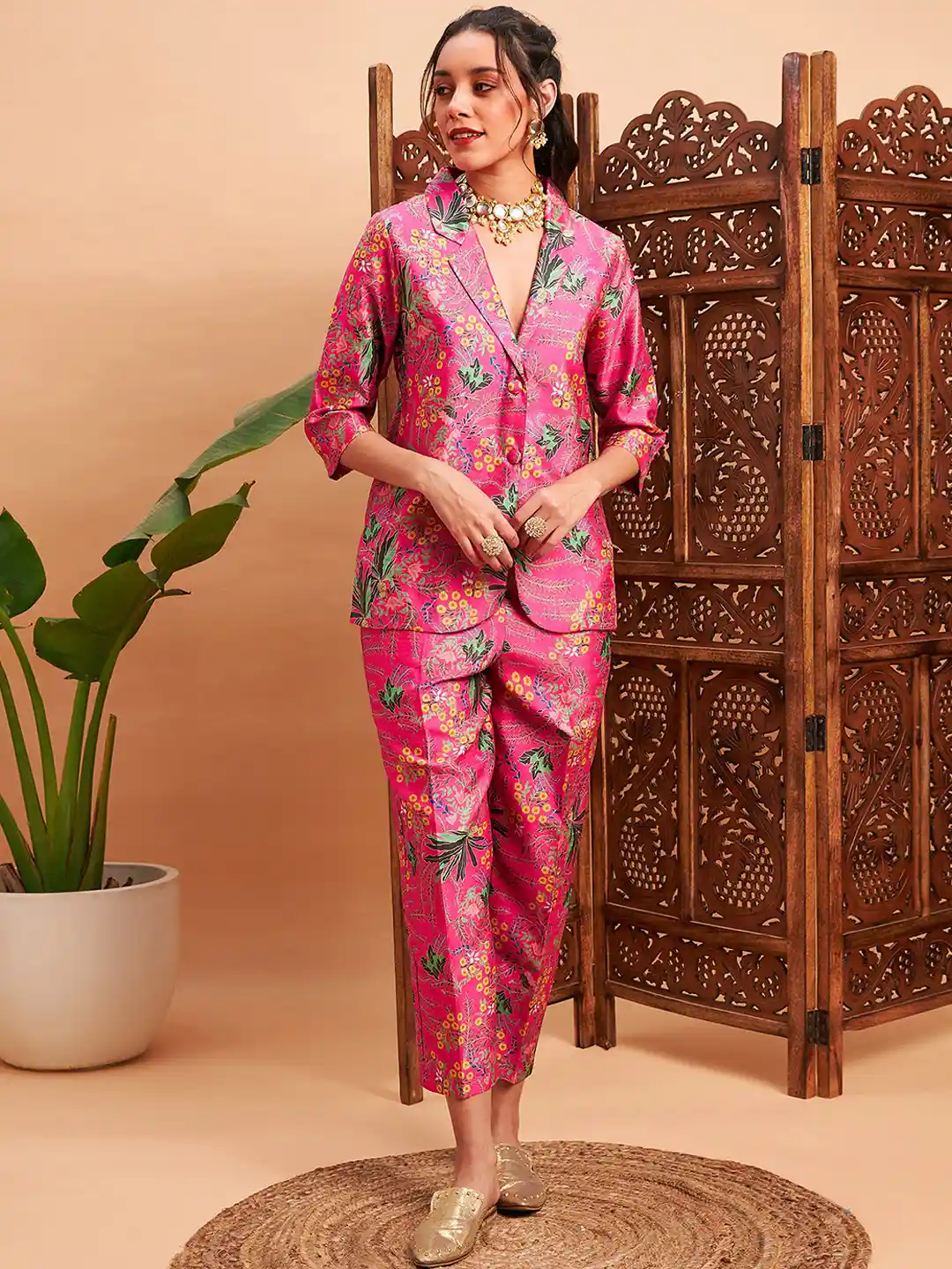 Buy Shae by SASSAFRAS Floral Printed Blazer With Straight Pants Co - Main Image