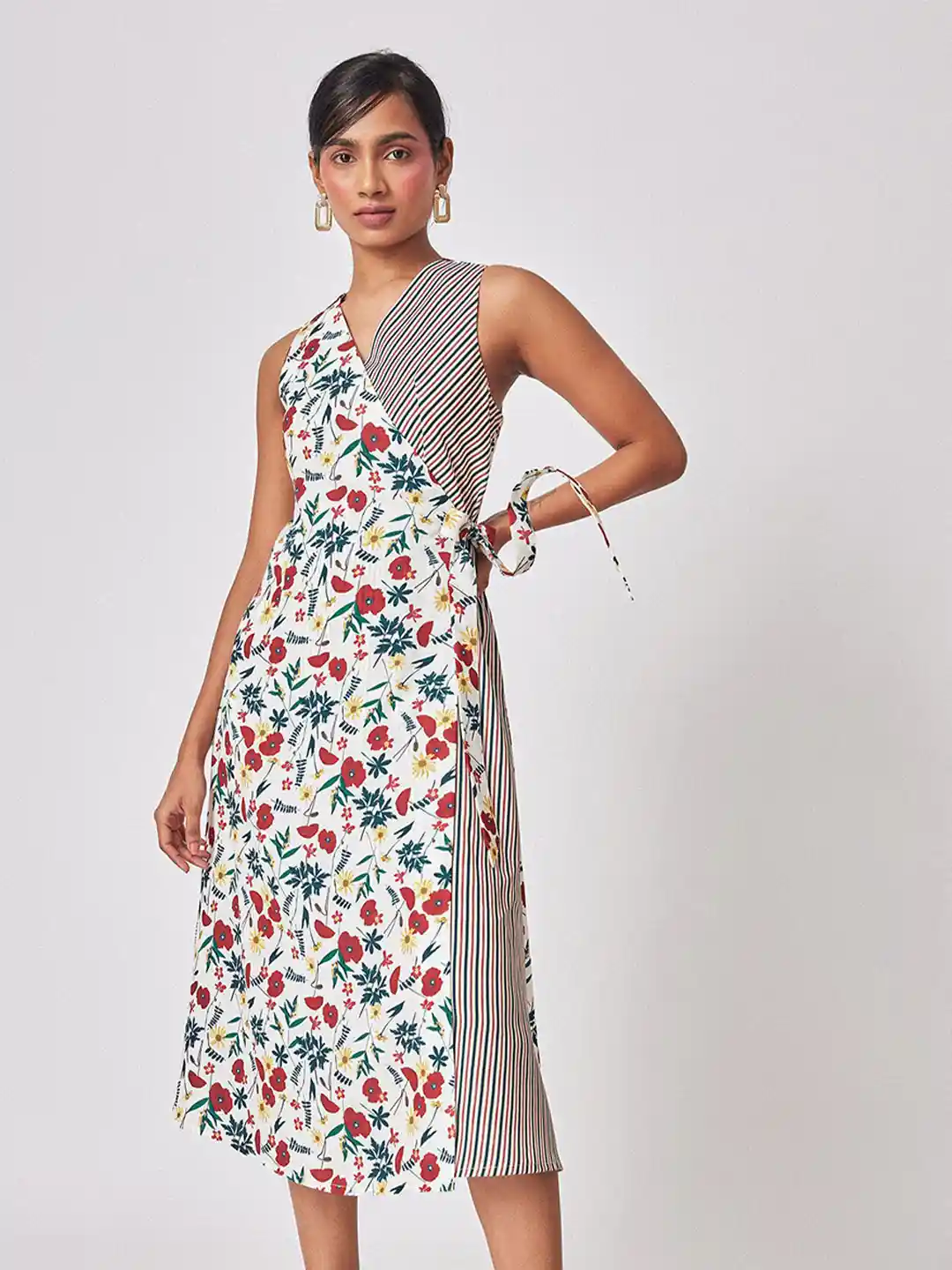 The Label Life White Floral Printed V-Neck Sleeveless Wrap Midi Dress