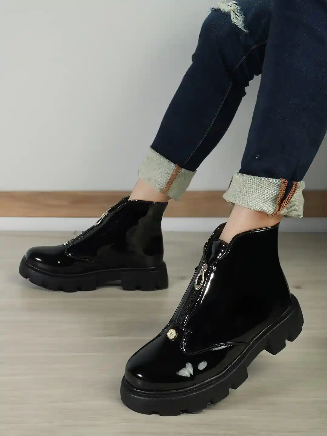 Buy The Roadster Lifestyle Women Black Mid Top Platform Heel