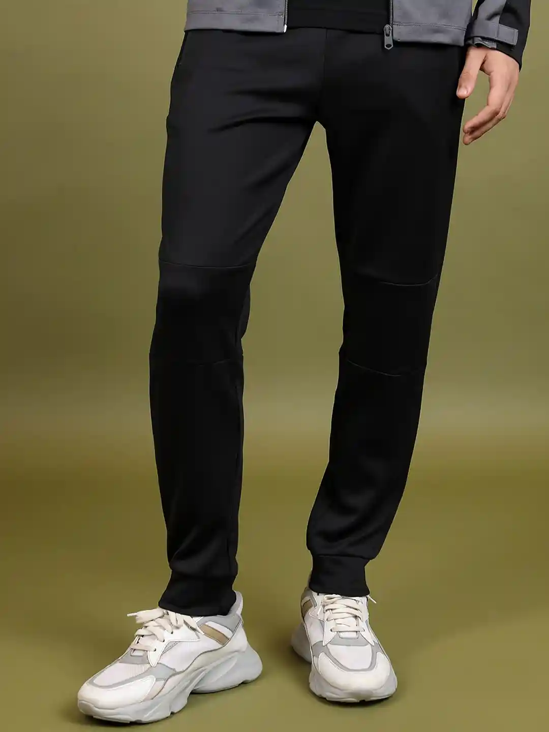 Buy HIGHLANDER Men Black Mid-Rise Slim Fit Joggers Trousers for