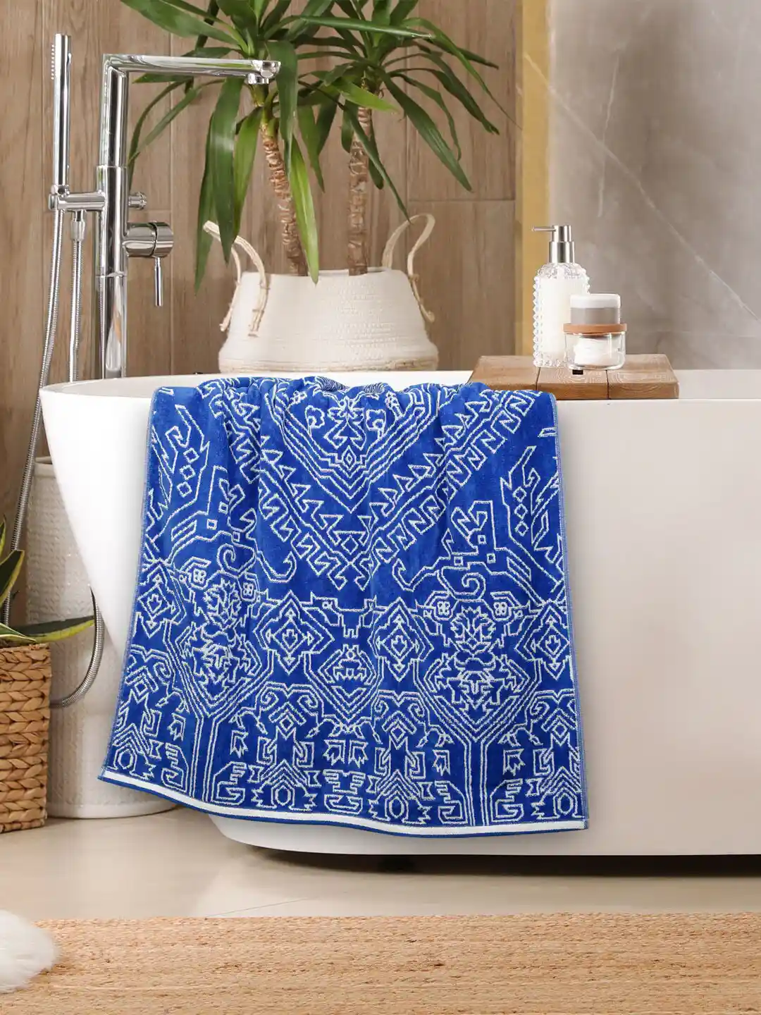 Buy MYTRIDENT White Blue Geometric Printed Cotton 500 GSM Bath