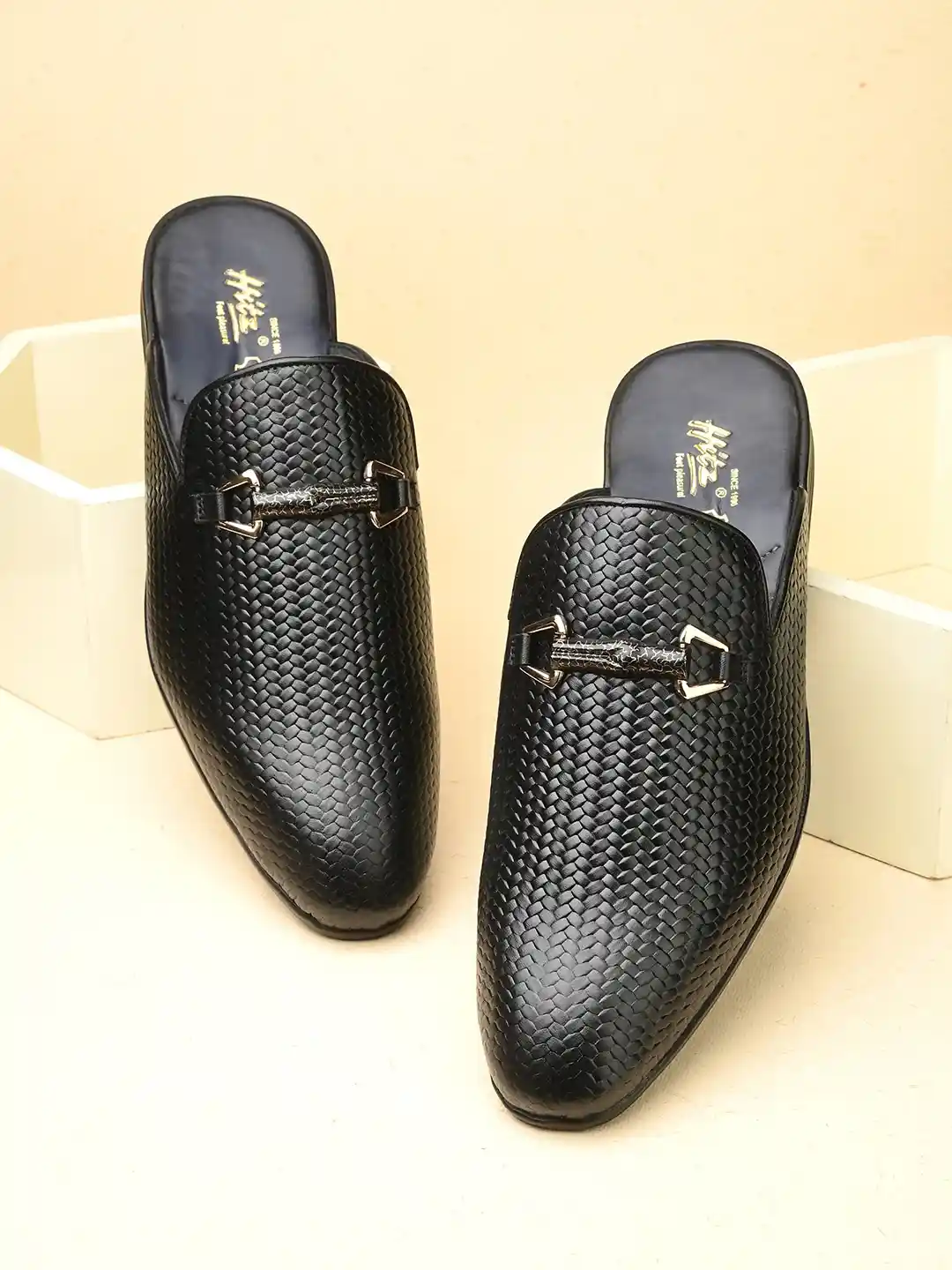 Hitz Shoes Mens Half Slippers Hitz Men Textured Buckle Detail