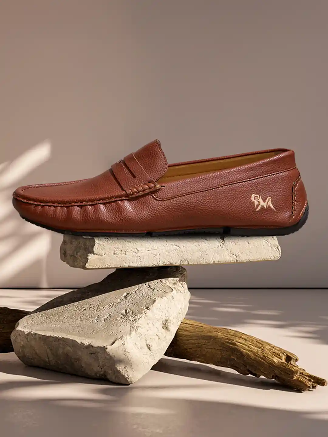 NEEMANS Men Textured Lightweight Arch Support Penny Driving Shoes - Main Image