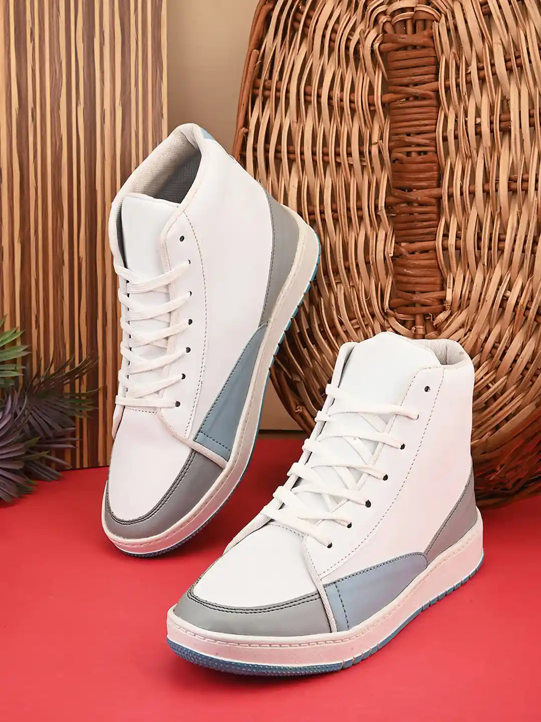 Buy The Roadster Lifestyle Men White Blue Lightweight Mid