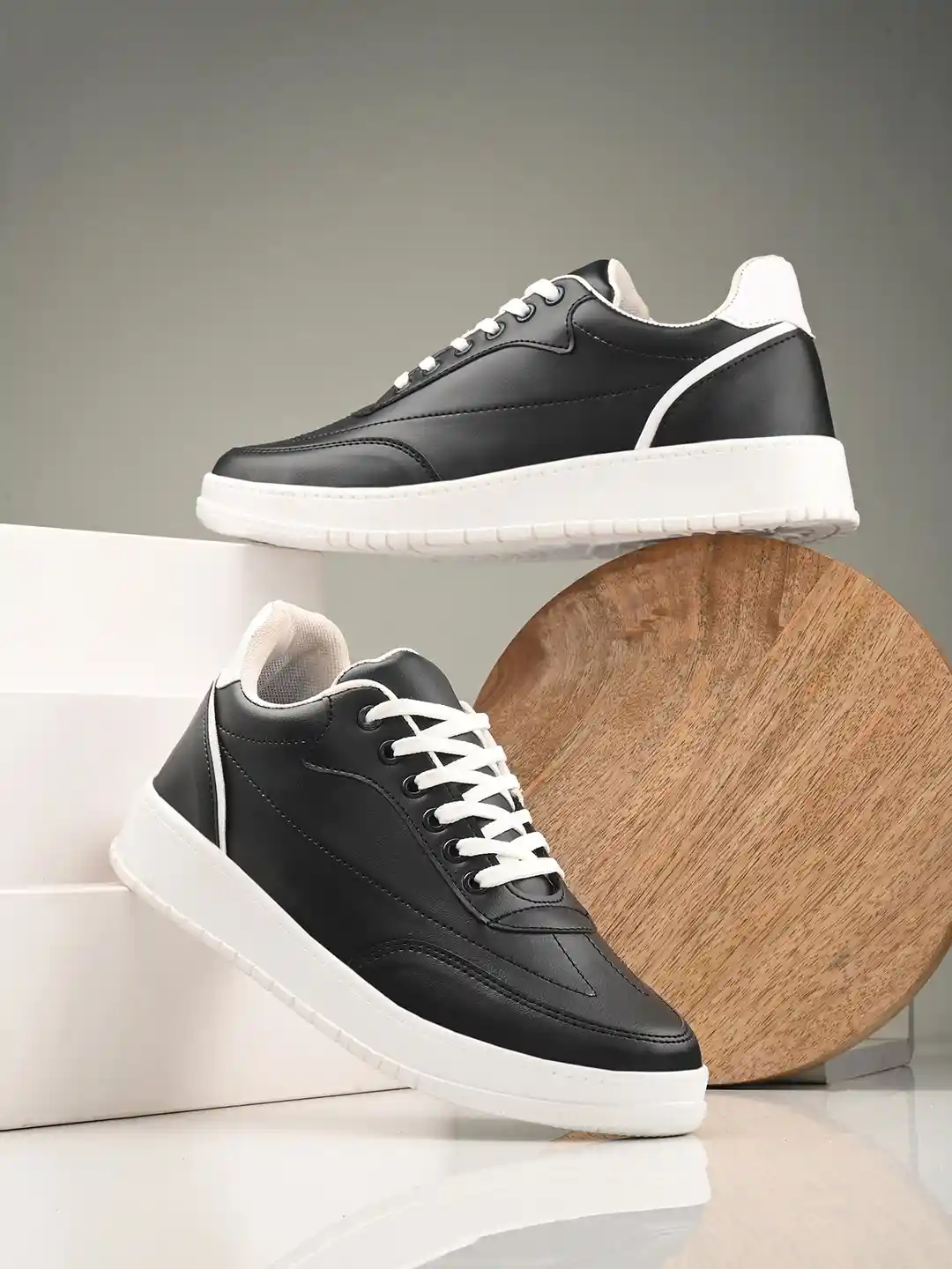 The Roadster Lifestyle Men Black White Comfort Insole Lightweight  Sneakers