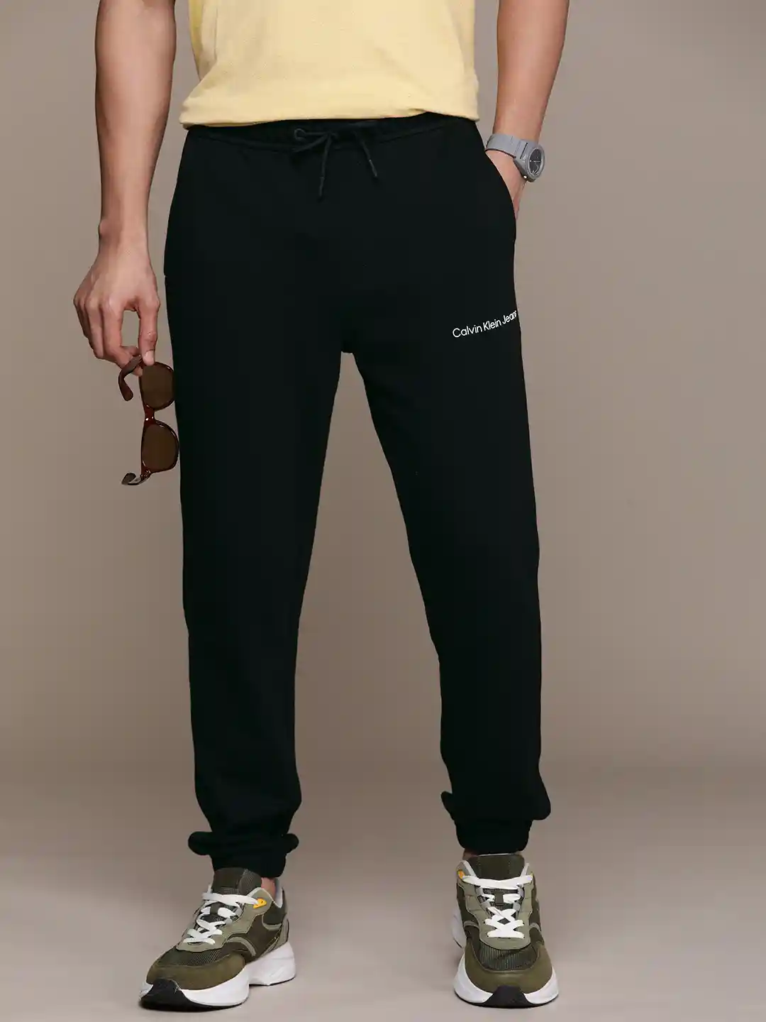 Buy Calvin Klein Jeans Men Pure Cotton Mid-Rise Joggers Track