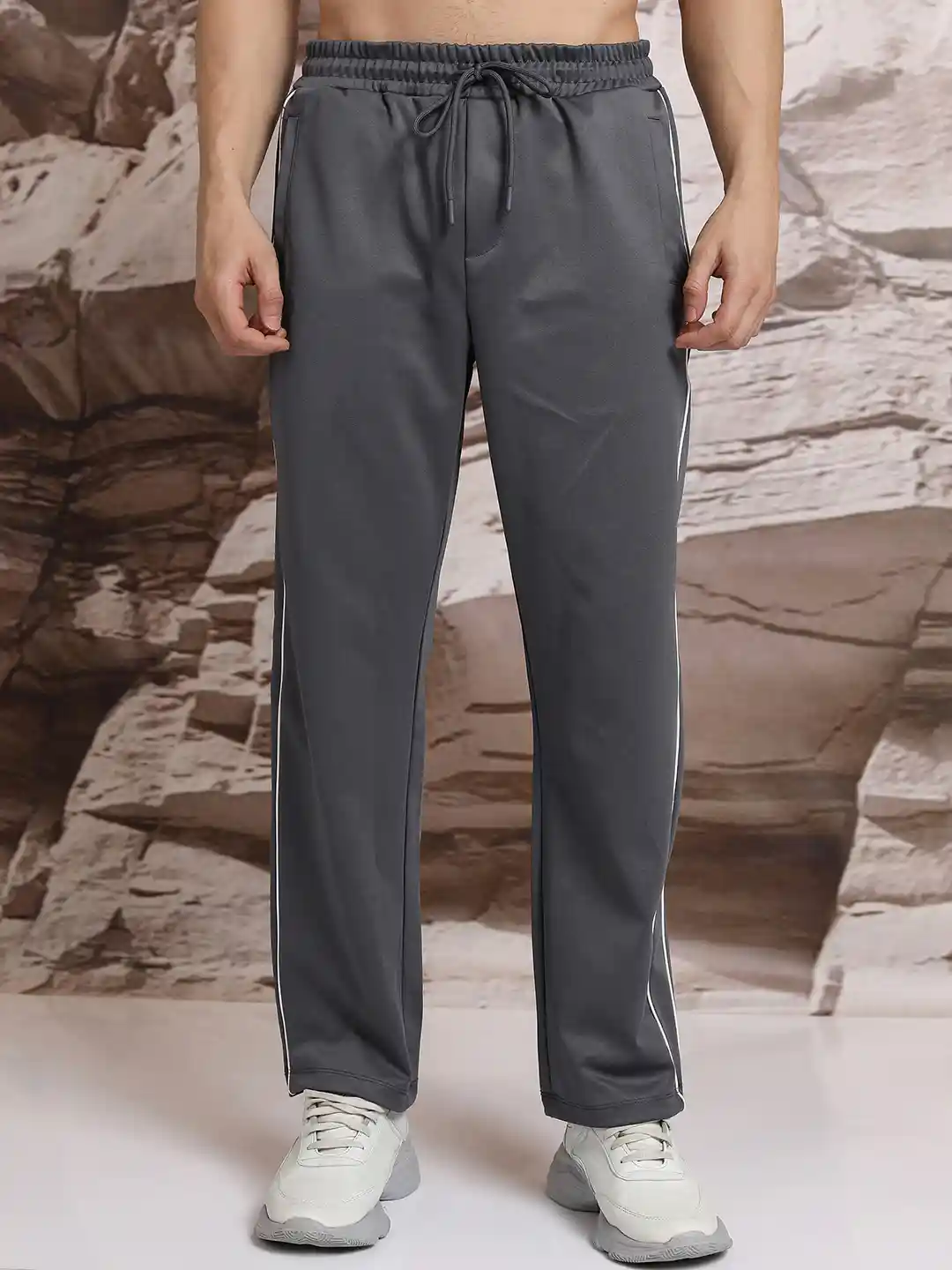 Buy HIGHLANDER Men Grey Relaxed Fit Mid-Rise Track Pant Track