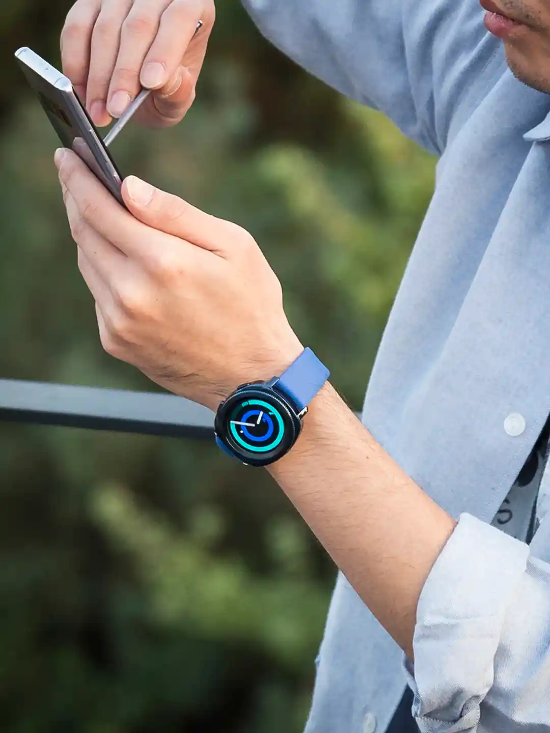 Buy Samsung Unisex Blue Gear Sports Smart Watch SM-R600NZBA