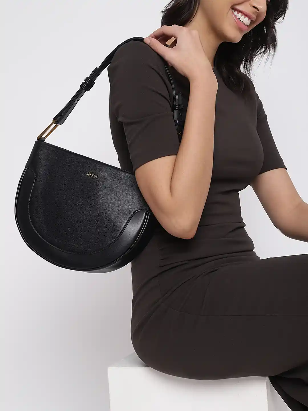 Buy IRTH by House of Titan Women Solid Shoulder Bag Handbags for