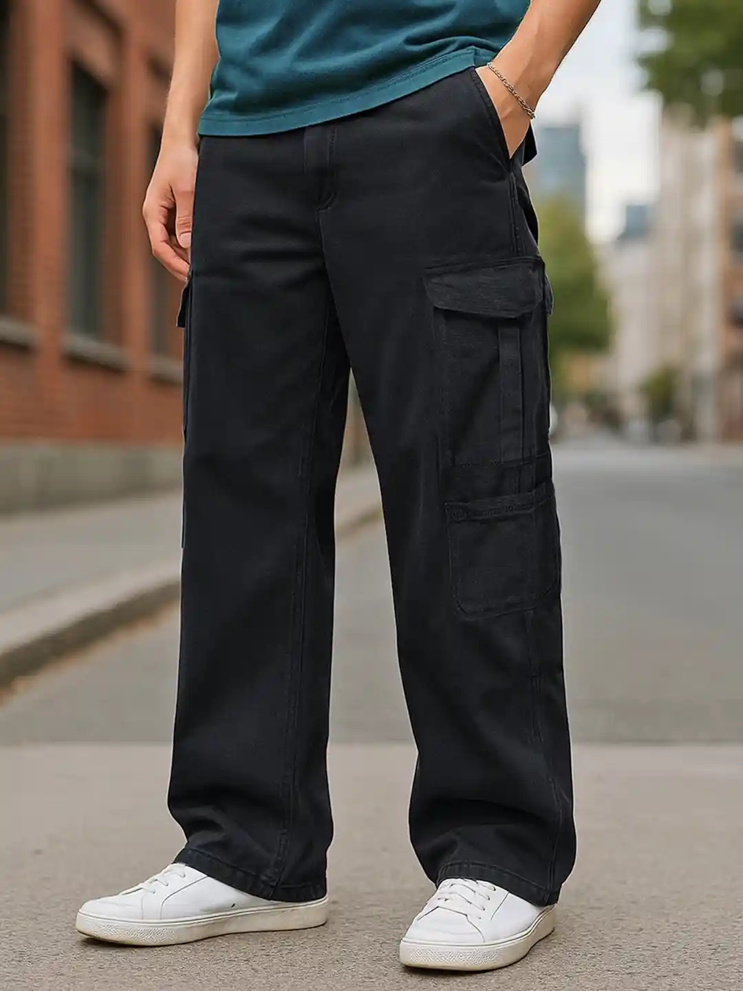 Buy Bewakoof Men Black Mid-Rise Baggy Fit Cargo Jeans Jeans for