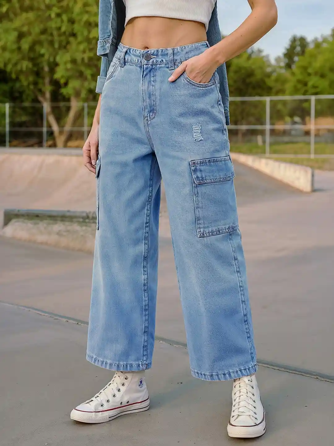 Bewakoof Women Straight Fit High-Rise Light Fade Baggy Jeans