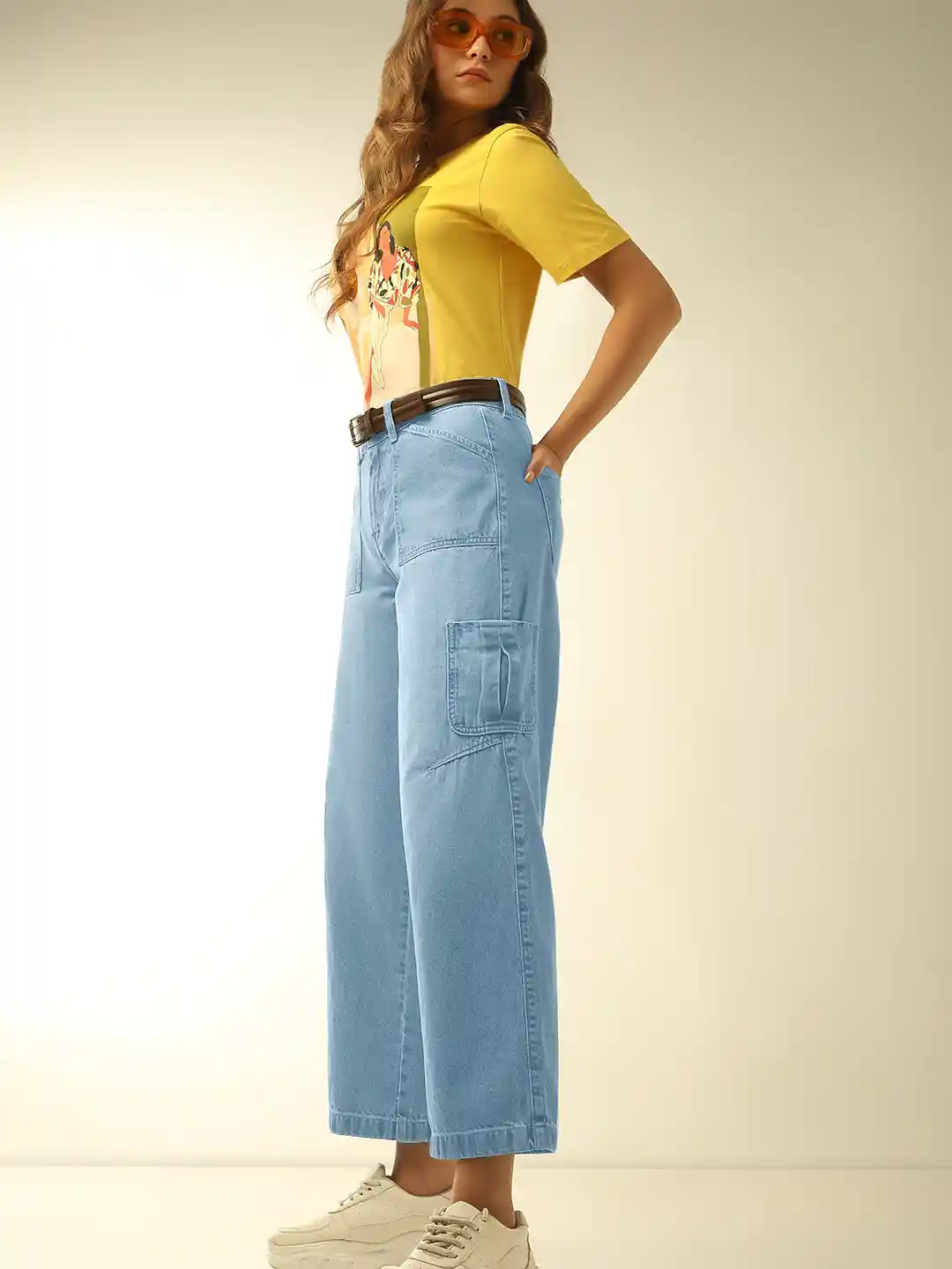 Vero Moda Women Straight Fit High-Rise Clean Look Heavy Fade Cotton Jeans