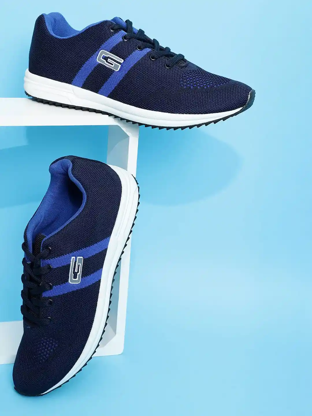 Goldstar Men Textured Lace-Up Walking Shoes