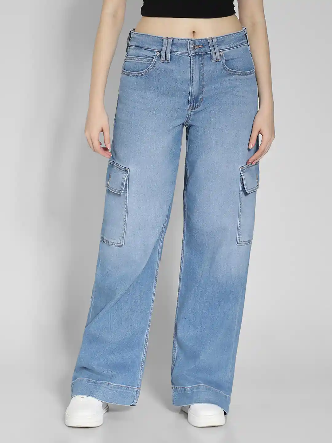 AMERICAN EAGLE OUTFITTERS Women High-Waisted Cargo Wide-Leg Stretchable  Cargo Jeans