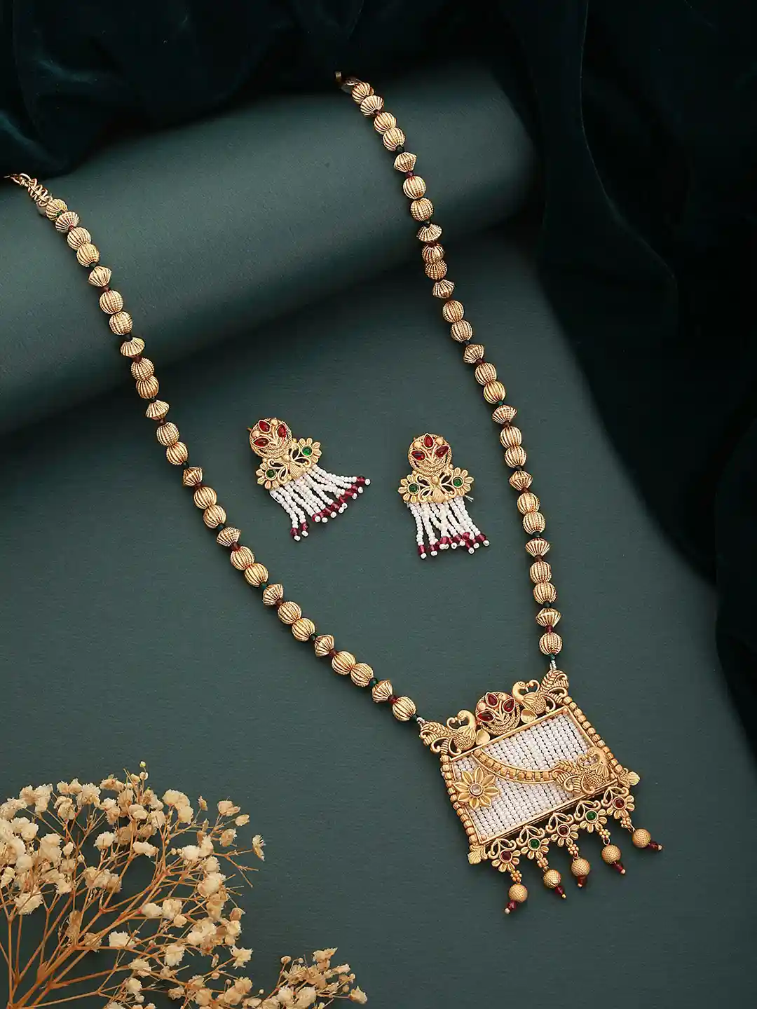 Necklace Set Artificial Jewellery Myntra Buy Jazz And Sizzle Gold