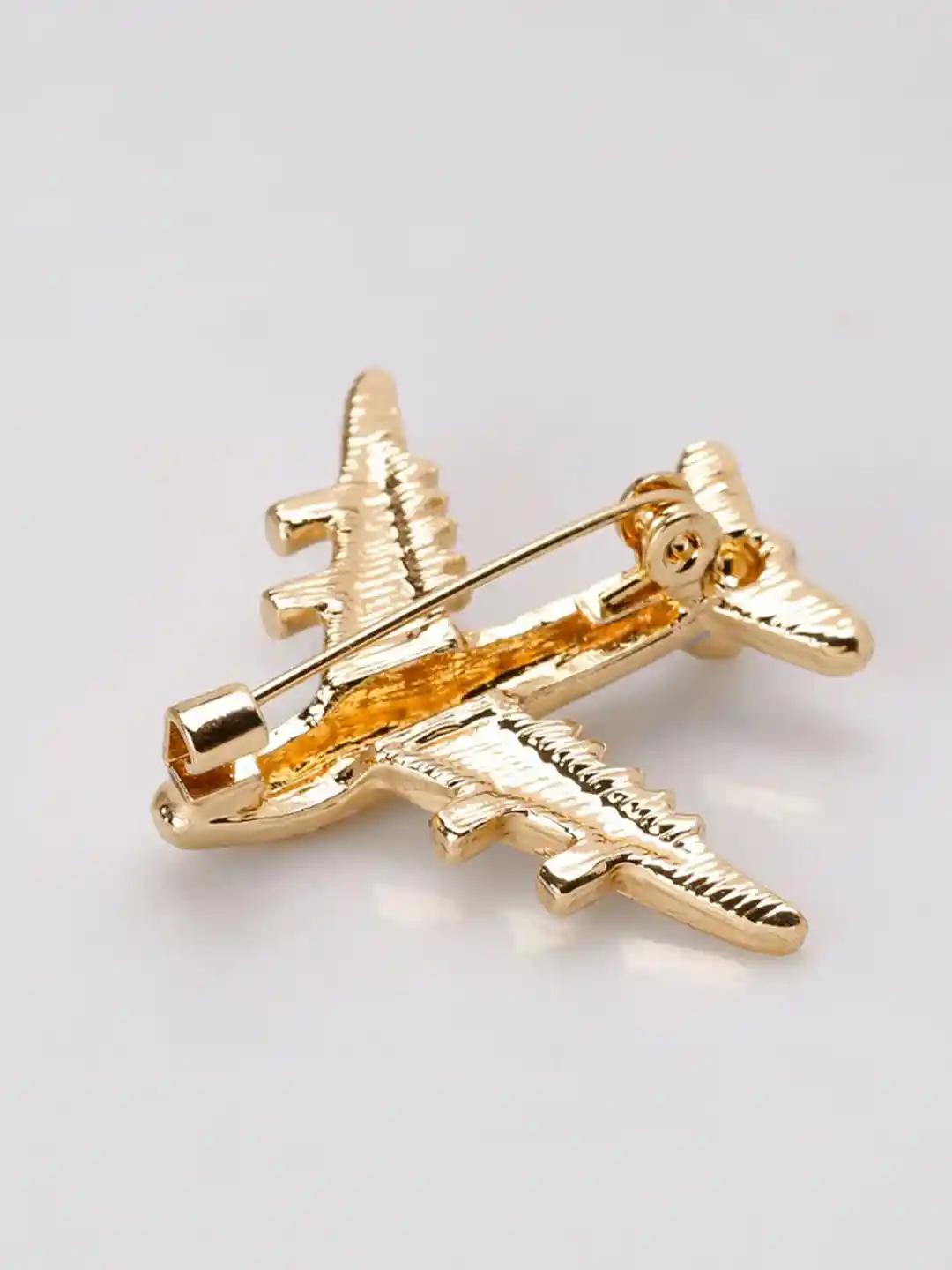 Jet Airplane Gold Lapel Pin- CC699G- Aviation Pins For Pilots, Airplanes, Co Pilots And Flight Enthusiasts