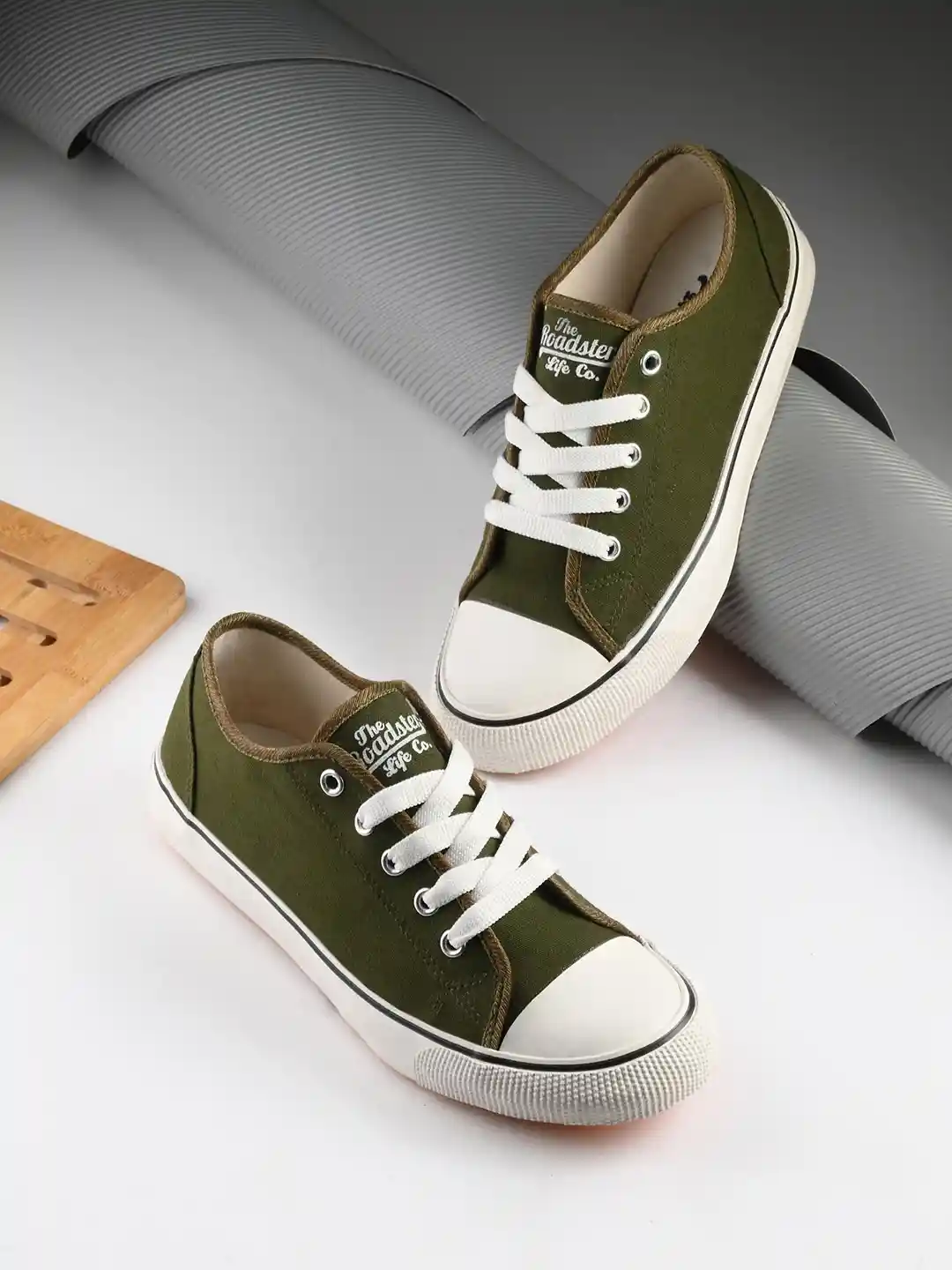 The Roadster Lifestyle Women Olive Green Colourblocked Lace-Up Sneakers