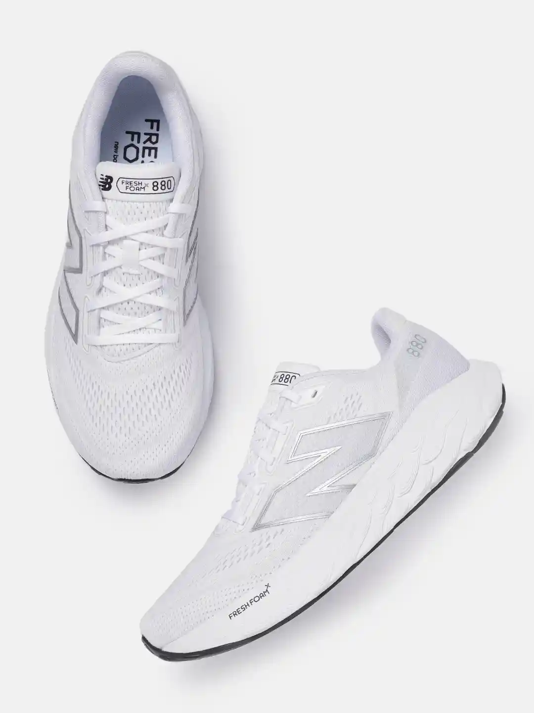 New Balance Men 880 Woven Design Round-Toe Running Shoes with Brand Logo  Detail