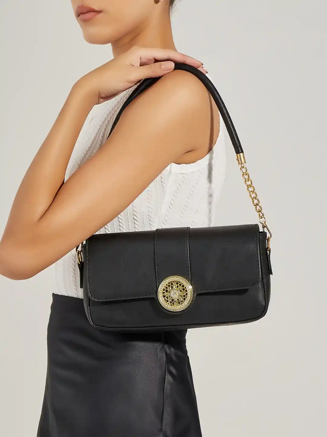 Buy Styli Chain Strap Baguette Shoulder Bag Handbags for Women