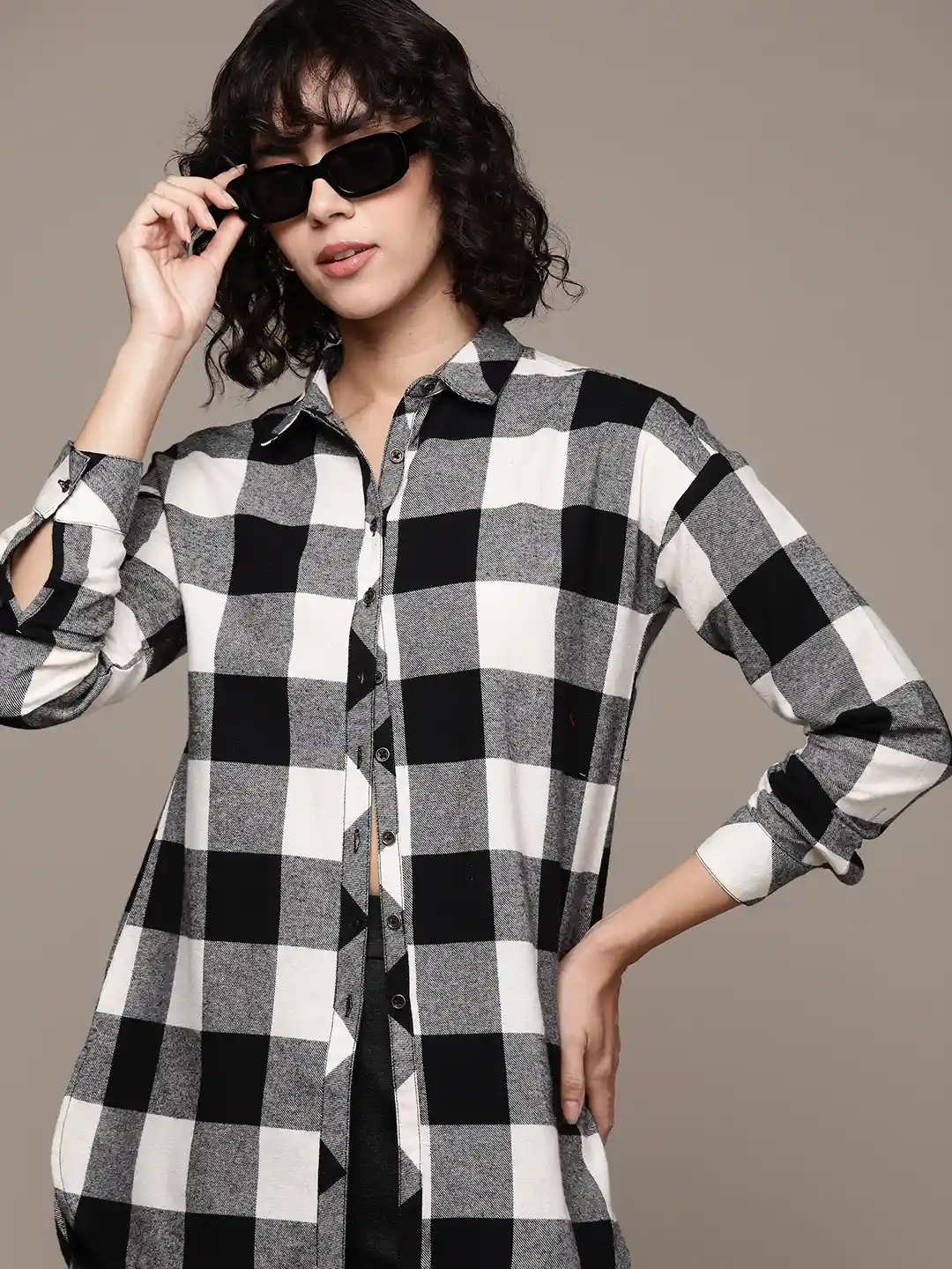 Buy Roadster Women Checked Pure Cotton Longline Casual Shirt