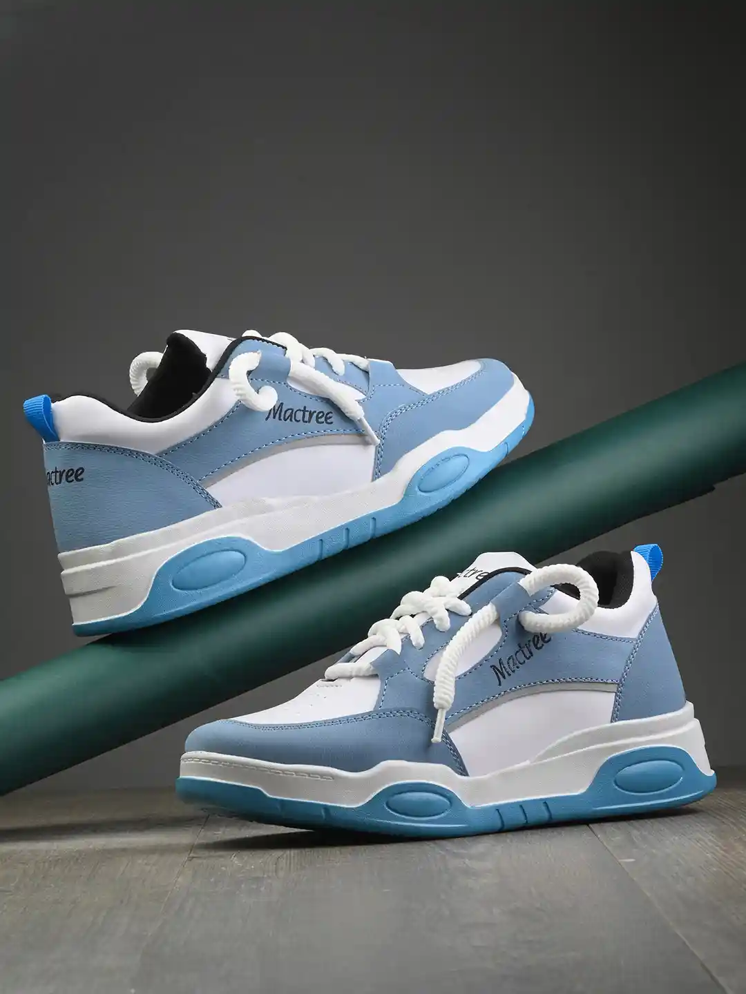 Mactree Men Colourblocked Lace Up Sneakers