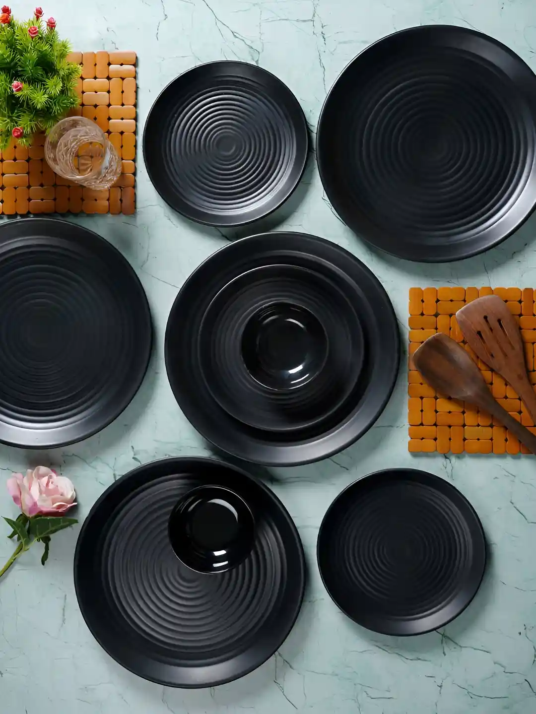 Aura Black Geometric Melamine Microwave Safe 18 Piece Dinner Set