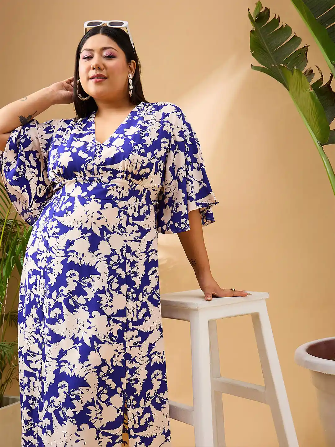 SASSAFRAS Curve Plus Size Floral Print Flared Sleeve Midi Dress