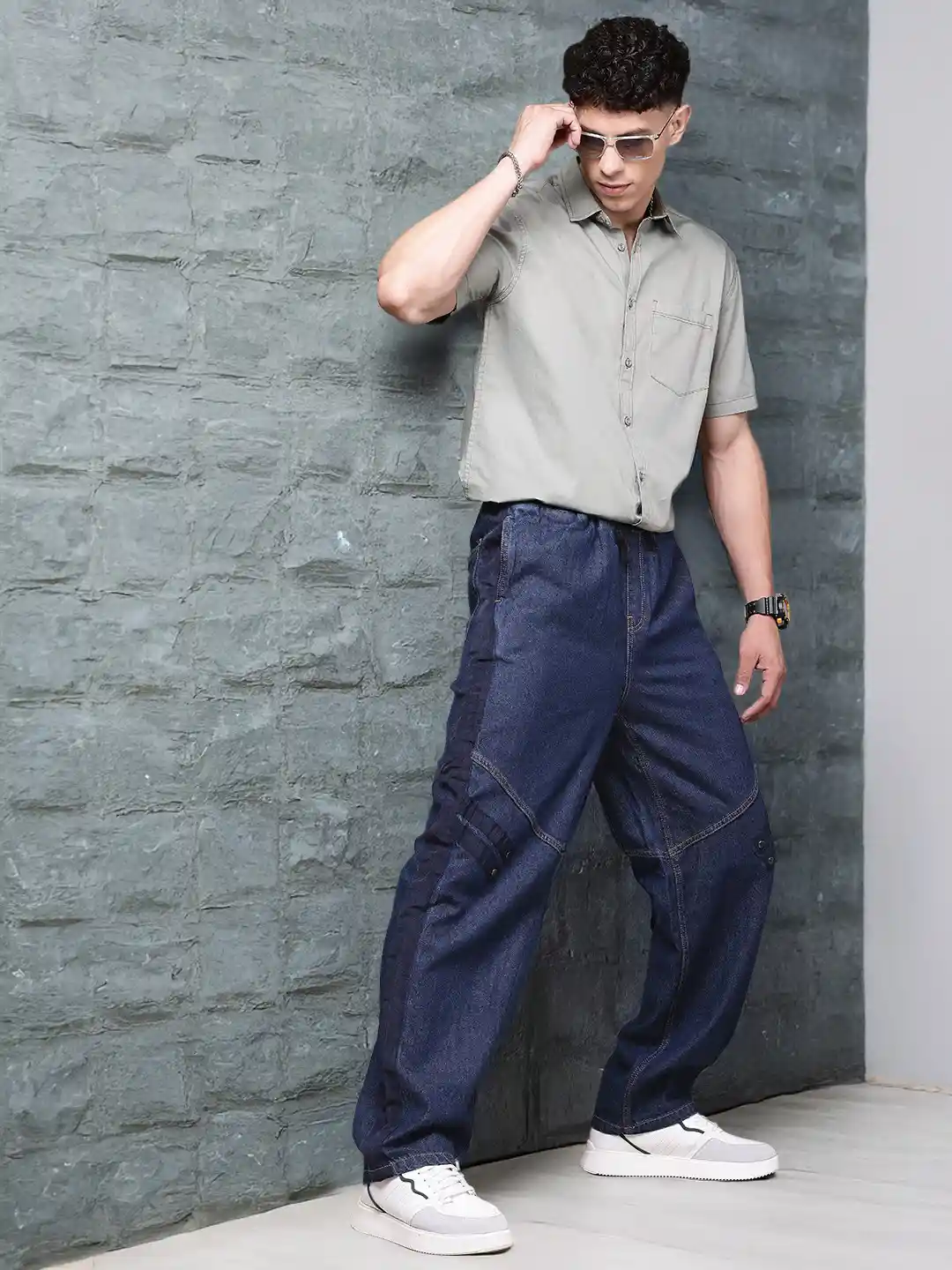 The Roadster Lifestyle Men Loose Fit Side Striped Jeans