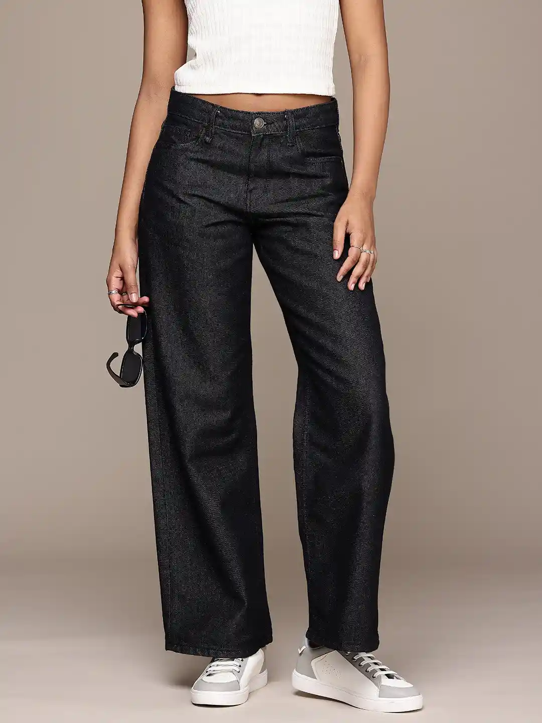The Roadster Life Women Wide Leg Low-Rise Baggy Jeans