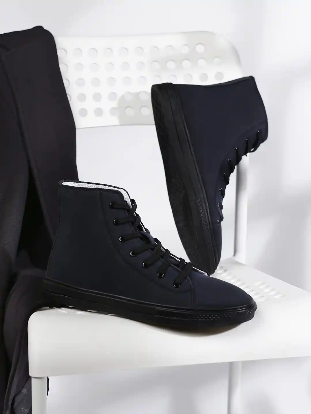 Buy HIGHLANDER Men Textured Round Toe Canvas Sneakers Casual