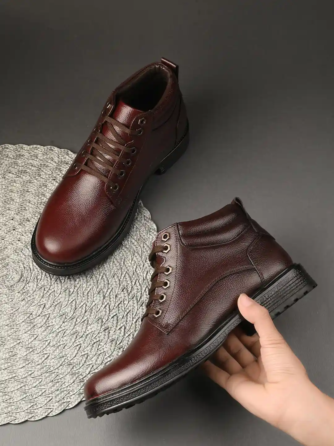 The Roadster Lifestyle Co Men Textured Leather Lace-Up Boots