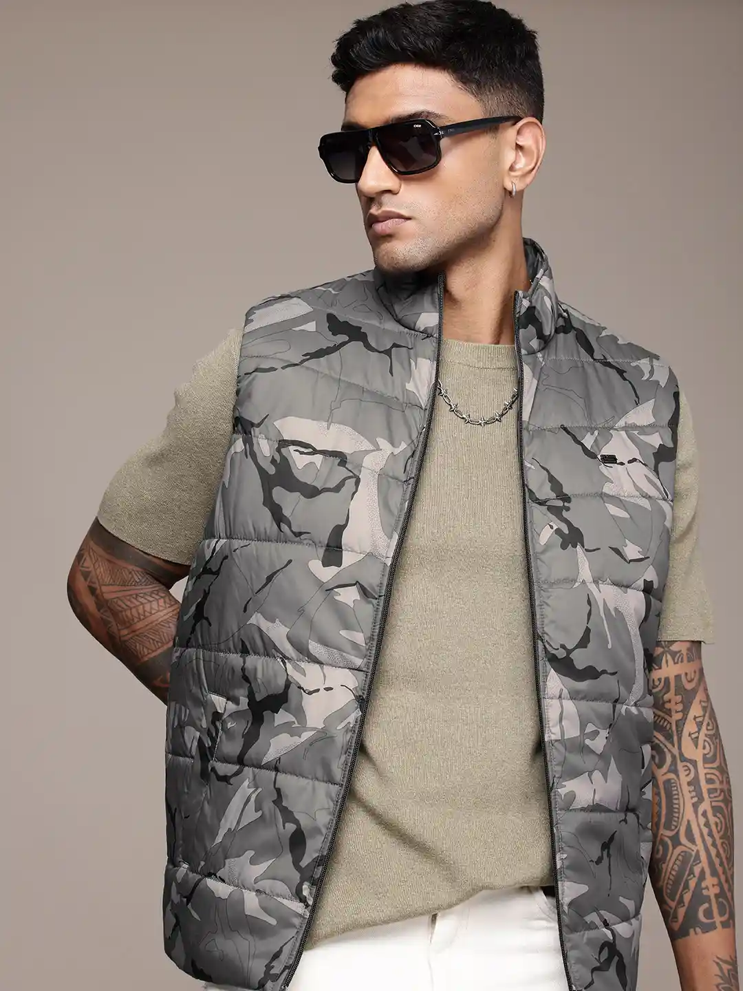 The Roadster Life Sleeveless Camouflage Padded Jacket